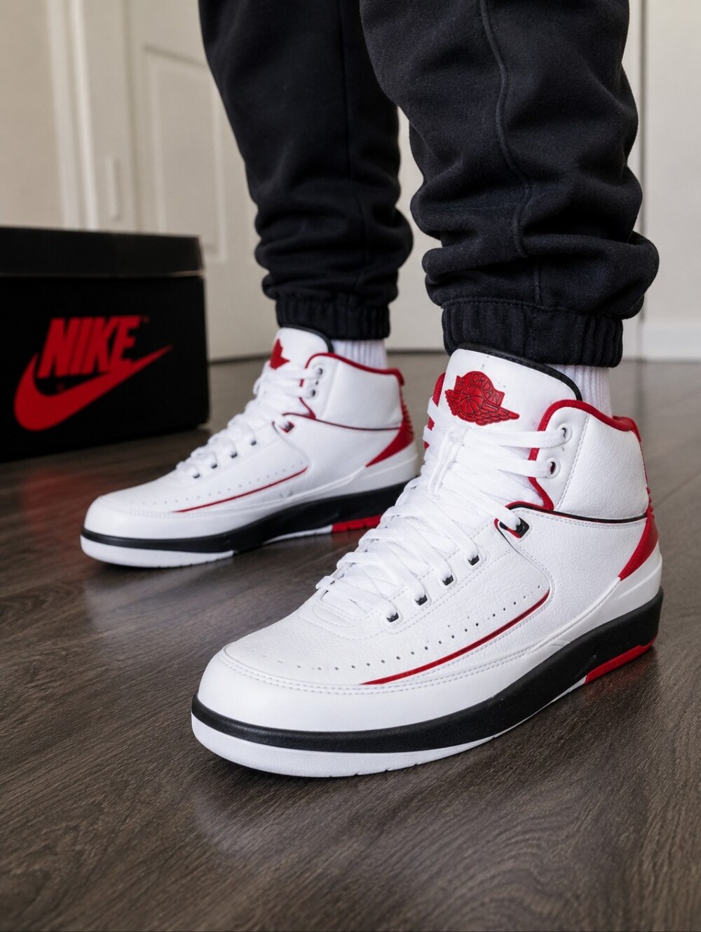 Jordan 2 Retro Chicago (2022) - Men’s Size 7 (Wmns 8.5) NIB